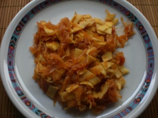 Krautflecken Weißkraut mit Nudeln in Tomatensoße - Rezept mit Bild