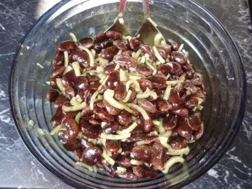 Rezept: Steirischer Käferbohnensalat Steirischer Käferbohnensalat - Rezept