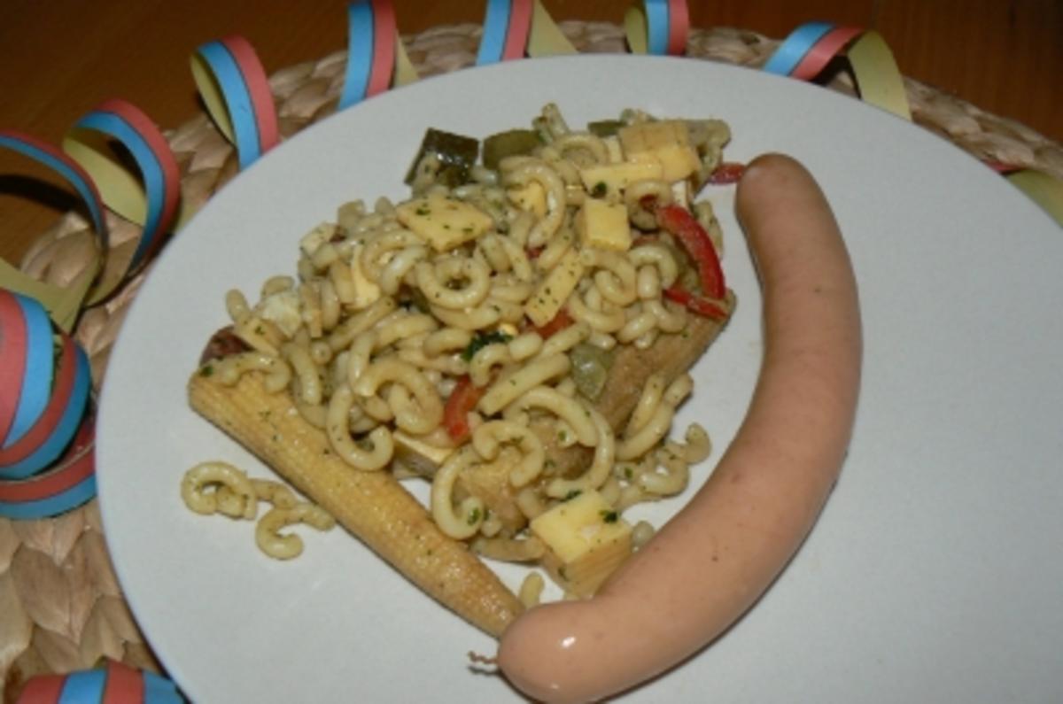 Nudelsalat  " buntes Faschingstreiben" - Rezept