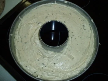 Sandkuchen mit Schokostückchen und mit DER Schokoglasur - Rezept