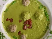 Curry-Erbsensuppe mit Kalbshackbällchen - Rezept