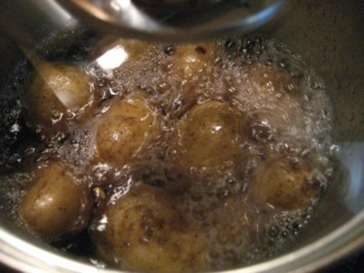 Kartoffeln halb gekocht und halb gebraten ... - Rezept - Bild Nr. 2