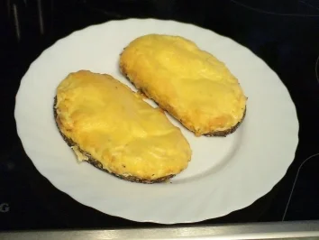 Eier, Zwiebeln, Käse, Brot - Was nun? - Rezept