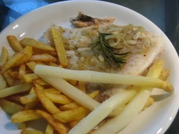 Rochenflügel mit grünem Spargel - Rezept