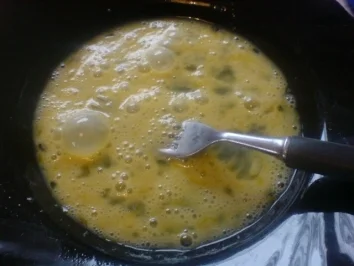 Rezept: Paprika-Putenschnitzel mit knuspriger Chips-Panade Paprika-Putenschnitzel mit knuspriger Chips-Panade - Rezept