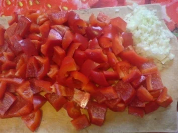 Rezept: Paprika-Putenschnitzel mit knuspriger Chips-Panade Paprika-Putenschnitzel mit knuspriger Chips-Panade - Rezept