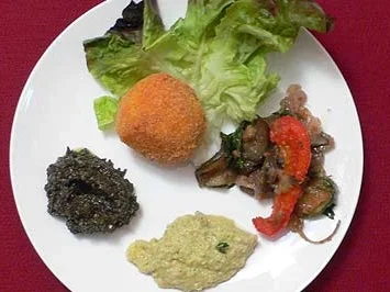 Tapenaden aus Artischocken und Oliven, sizilianische Reiskügelchen - Rezept