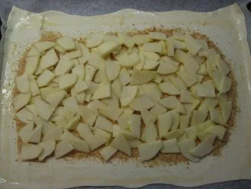 Rezept: Apfelstrudel Bild Nr. 4 Apfelstrudel - Rezept - Bild Nr. 4