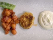 Karamellisiertes Hefebrot an sautierten Früchten und Topfencreme mit Rumrosinen - Rezept