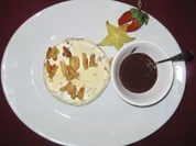 Mascarpone-Parfait mit karamellisierten Mandeln an Schokosoße - Rezept