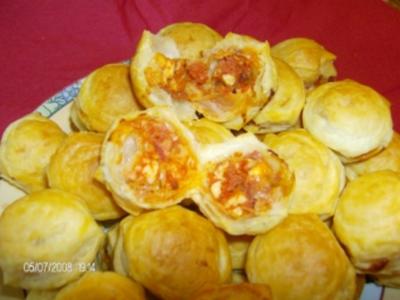 Rezept: Blätterteigbällchen mit Füllung Blätterteigbällchen mit Füllung - Rezept