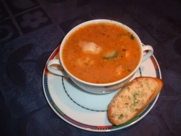 Fischsuppe nach toscanischer Art mit geröstetem Brot - Rezept