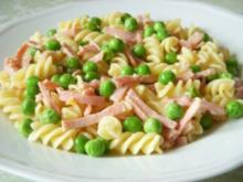 Nudeln mit Erbsen-Speck-Sauce - Rezept