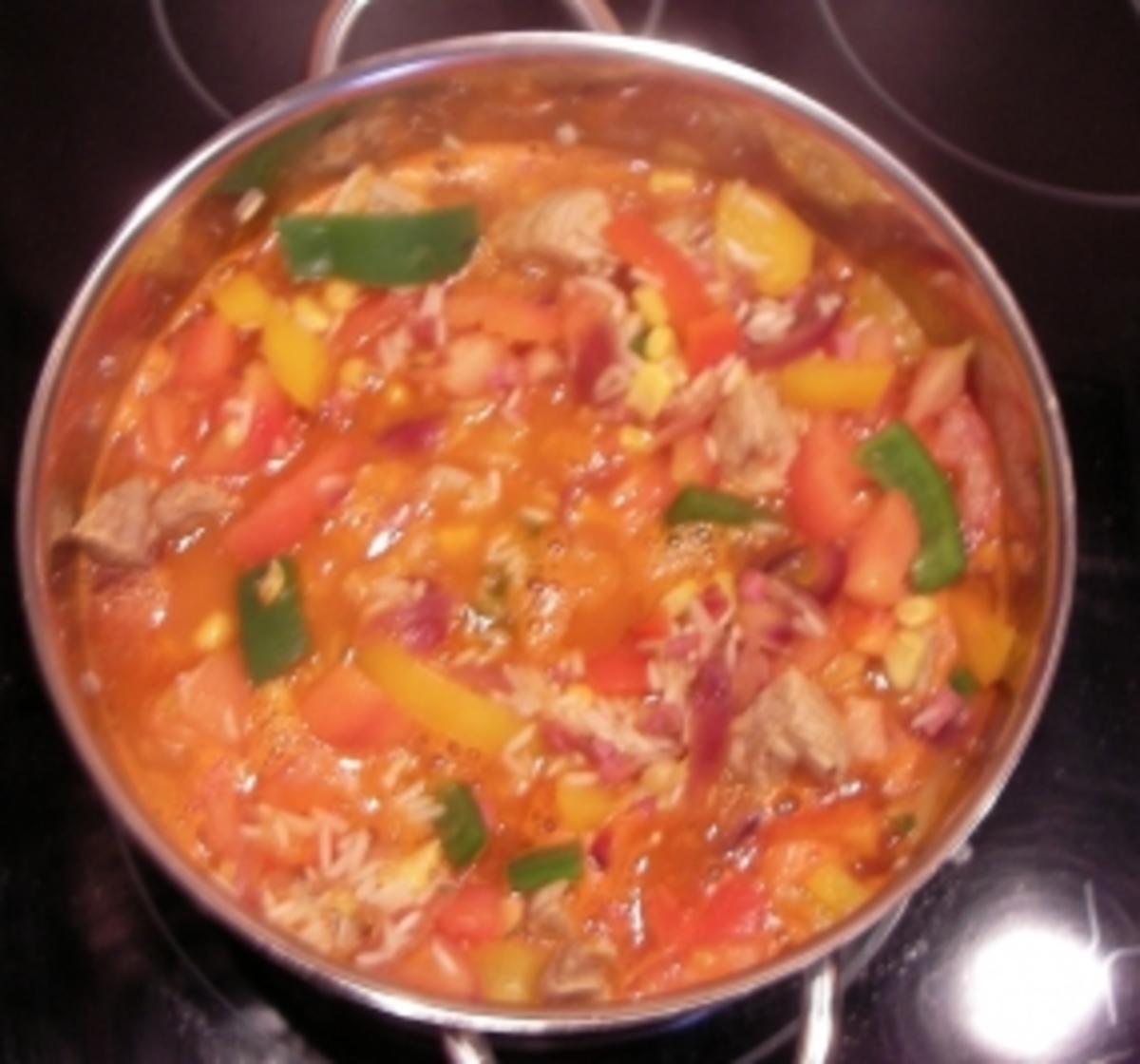 Reistopf mit Schwein Gulasch frisch und Zwiebeln Rot - Rezept mit Bild ...