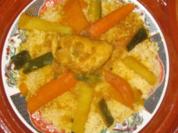 Pochiertes Huhn auf buntem Gemüse-Couscous - Rezept