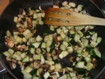 Rezept: Spaghetti mit Gemüse u.Pesto Spaghetti mit Gemüse u.Pesto - Rezept