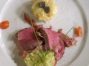 Rezept: Rinderfilet in Salbei-Speckmantel dazu Kartoffel-Trüffelgratin Rinderfilet in Salbei-Speckmantel dazu Kartoffel-Trüffelgratin - Rezept