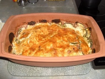 Rezept: Hähnchenschenkel mit Zucchini Hähnchenschenkel mit Zucchini - Rezept