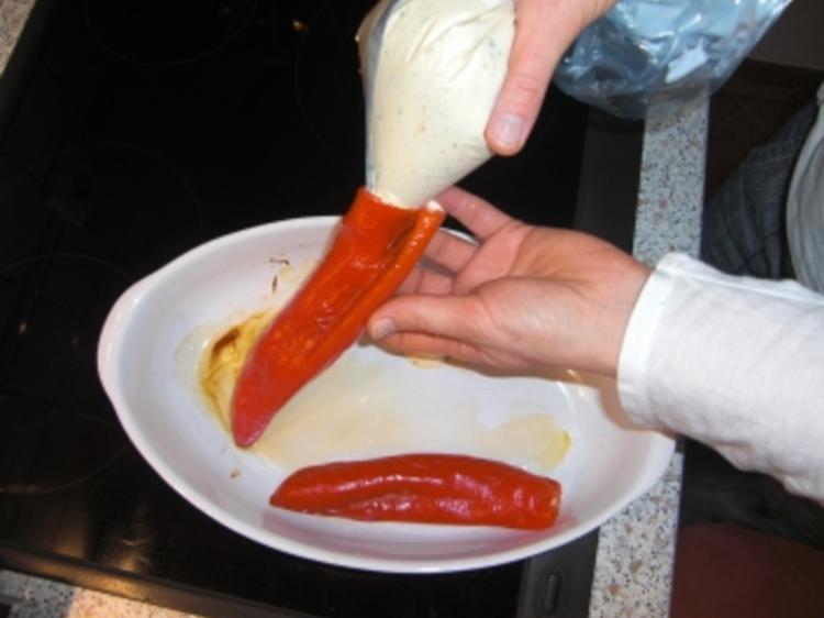 Gefüllte Spitzpaprika mit Frischkäse - Rezept - kochbar.de
