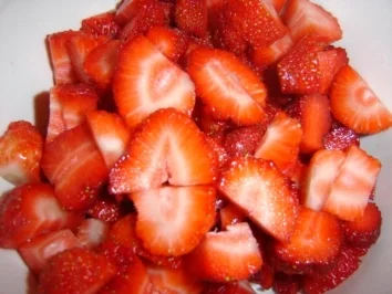 ERDBEEREN MIT BALSAMICO - Rezept - Bild Nr. 3