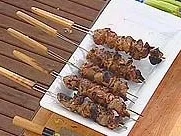 Rezept: Lammspieße mit Hierbas mariniert Lammspieße mit Hierbas mariniert - Rezept