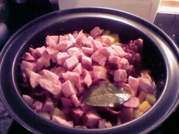 Deftiger Steckrübentopf mit ordentlich Fleisch drin - Rezept