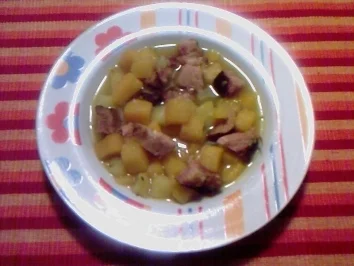 Deftiger Steckrübentopf mit ordentlich Fleisch drin - Rezept