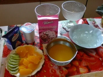 Rezept: Joghurt-Mousse mit Früchten Joghurt-Mousse mit Früchten - Rezept