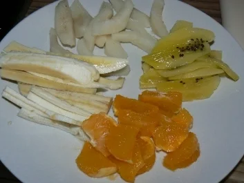 beschwipste Schokoladencrepes mit karamellisierten Früchten - Rezept