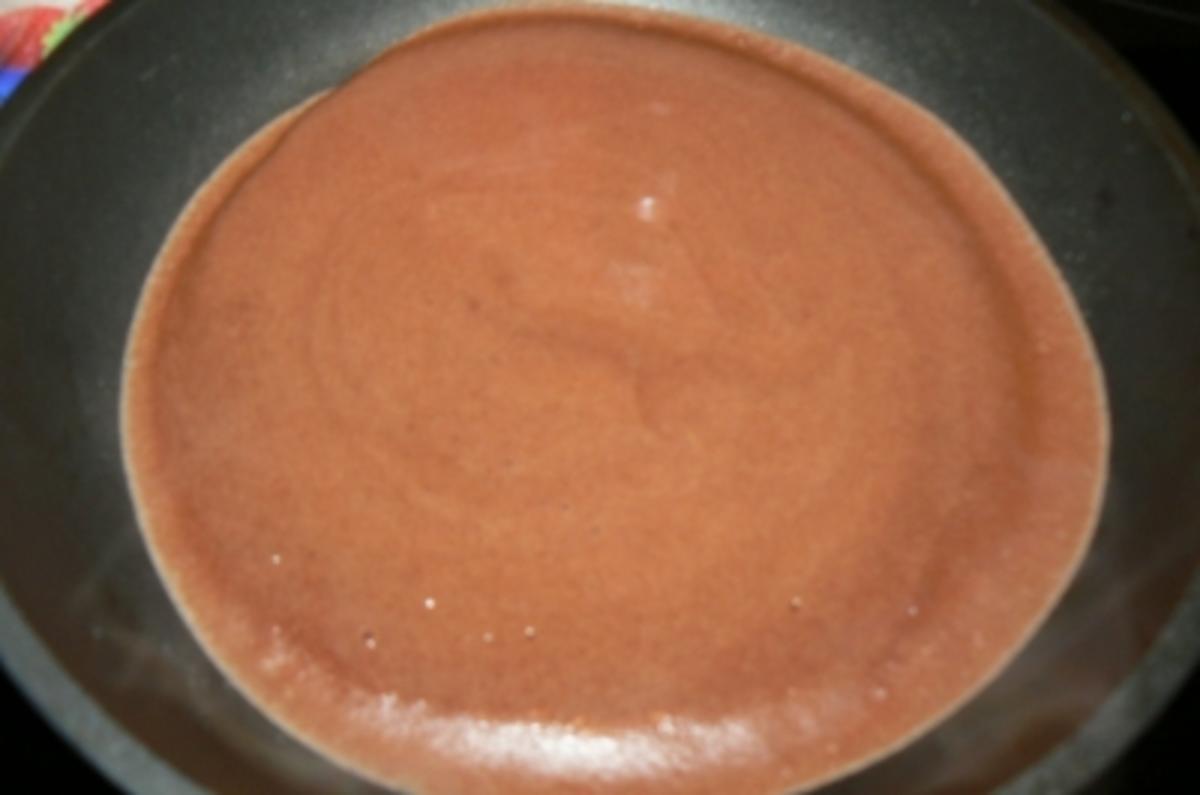 beschwipste Schokoladencrepes mit karamellisierten Früchten - Rezept