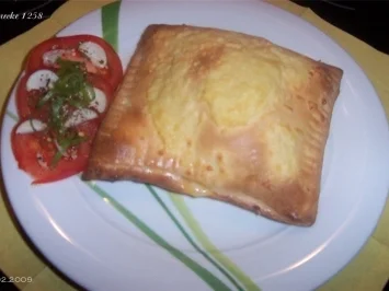 Rezept: Pizza „Calzone“ auf die schnelle Art Pizza „Calzone“ auf die schnelle Art - Rezept