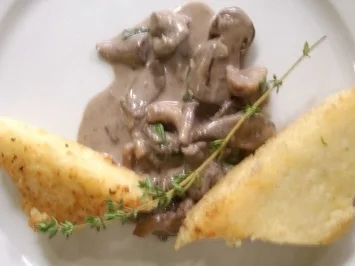 Rezept: Gebratene Risottoecken an Maronen-Pilzragout Gebratene Risottoecken an Maronen-Pilzragout - Rezept