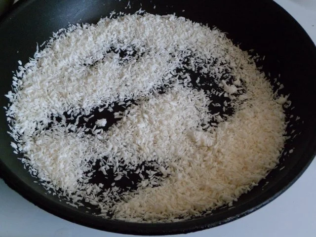 Weisse Schokoladenkugeln mit Orangen und Kokos - Rezept - Bild Nr. 6