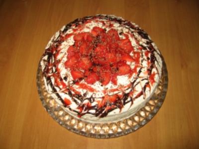 Rezept: Amaretto-Erdbeer-Torte Bild Nr. 2 Amaretto-Erdbeer-Torte - Rezept - Bild Nr. 2