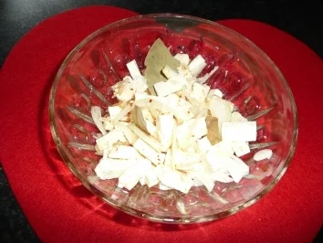 Feta pikant eingelegt - Rezept