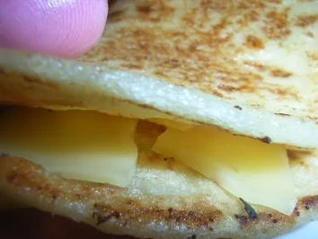 Rezept: Gefüllte Pfannkuchen "CHEESY" Gefüllte Pfannkuchen "CHEESY" - Rezept