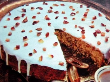 Rezept: Dattelkuchen mit Mandeln Dattelkuchen mit Mandeln - Rezept