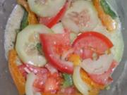 Paprika-Salat mit Gurken und Tomaten - Rezept