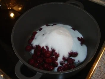 Rezept: Amarenakirschen Bild Nr. 2 Amarenakirschen - Rezept - Bild Nr. 2