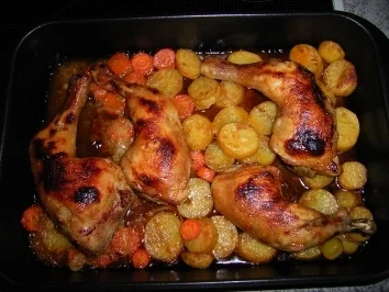 Rezept: Ofenhähnchen mit Kartoffeln Ofenhähnchen mit Kartoffeln - Rezept