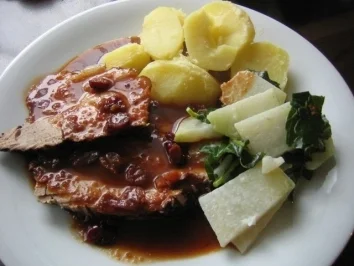 Rezept: Jungschweinebraten mit Cranberrie /Rotweinsoße Jungschweinebraten mit Cranberrie /Rotweinsoße - Rezept
