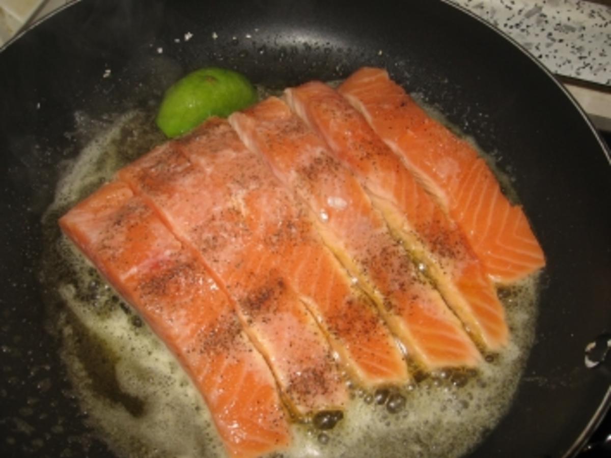Wildkräutersalat mit Lachsstreifen - schnell &amp; einfach - von steffinrw