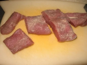 Medaillions vom Schwein mit Broccoli -Gemüse, Schupfnudeln und zweierlei Saucen - Rezept