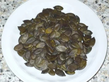 Rezept: Schweinsmedaillons in Kürbiskernpanade Schweinsmedaillons in Kürbiskernpanade - Rezept