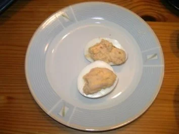Gefüllte Eier mit Lachs und Krabben - Rezept