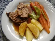 Geschmorter Kalbstafelspitz mit Gemüsesauce - Rezept