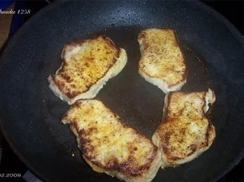 Schweinesteak mit fruchtiger Curry-Rahm-Soße - Rezept