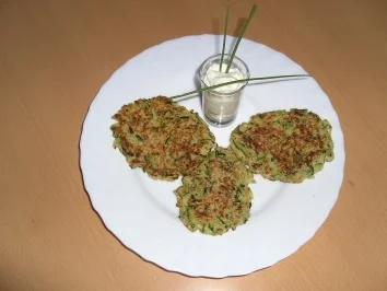 Rezept: Zucchinipuffer Bild Nr. 4 Zucchinipuffer - Rezept - Bild Nr. 4