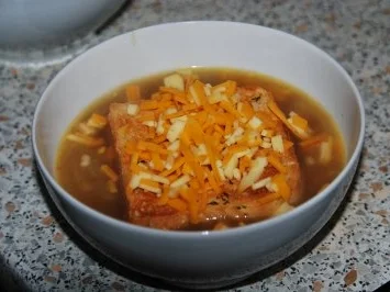 Rezept: Französische Zwiebelsuppe Bild Nr. 6 Französische Zwiebelsuppe - Rezept - Bild Nr. 6