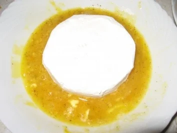 Gebackener Camenbert mit Preiselbeeren und Toast - Rezept